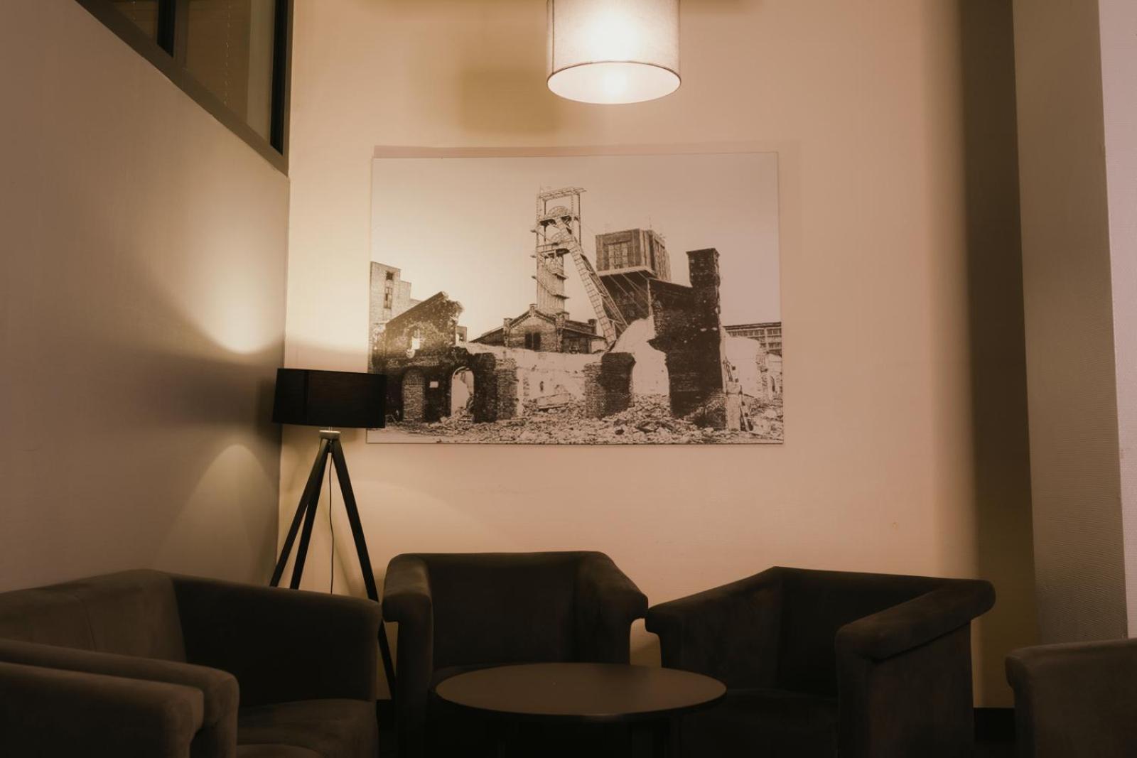 Economy Silesian Hotel Katowice Exterior photo